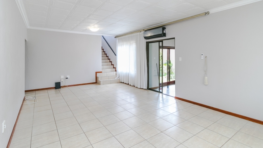 To Let 4 Bedroom Property for Rent in Noordwyk Gauteng