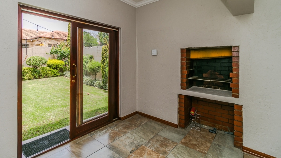 To Let 4 Bedroom Property for Rent in Noordwyk Gauteng