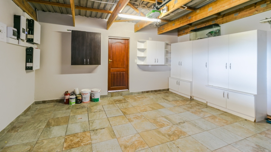 To Let 4 Bedroom Property for Rent in Noordwyk Gauteng