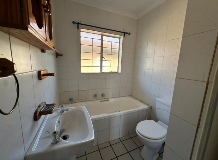 2 Bedroom Property for Sale in Annlin Gauteng