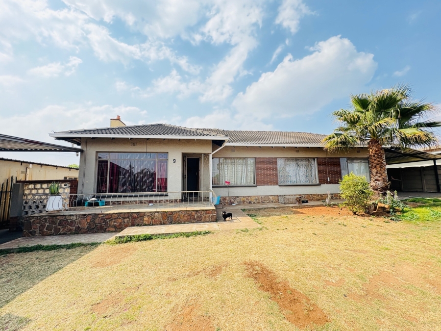4 Bedroom Property for Sale in Elspark Gauteng