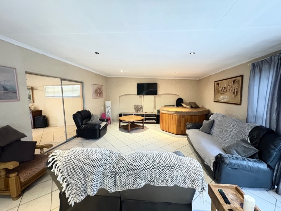 4 Bedroom Property for Sale in Elspark Gauteng