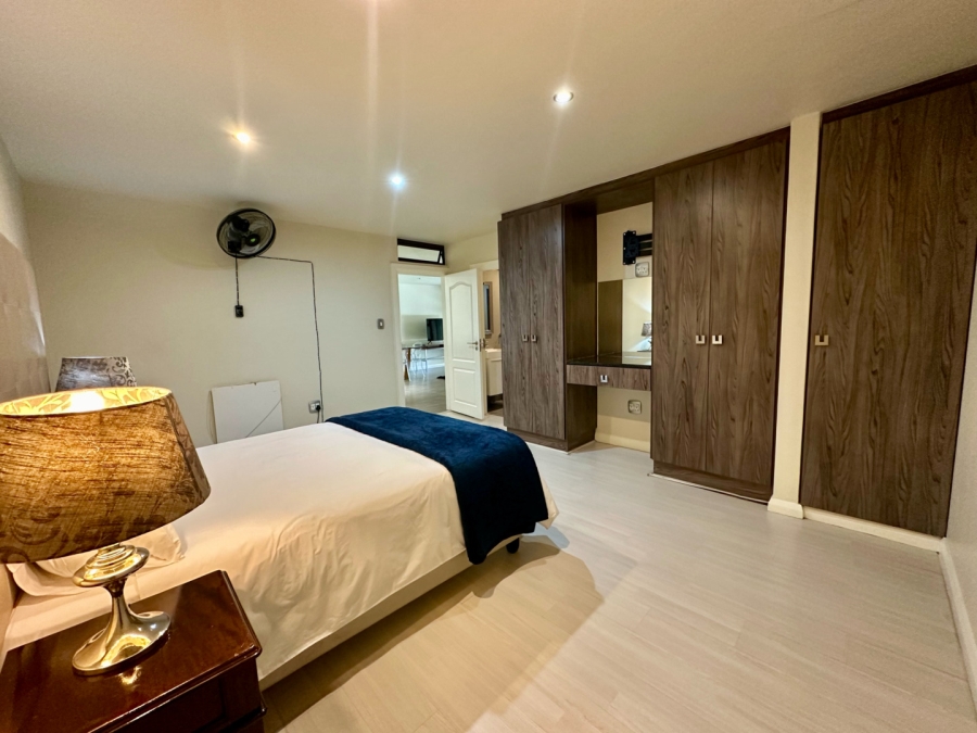 To Let 2 Bedroom Property for Rent in Sandown Gauteng