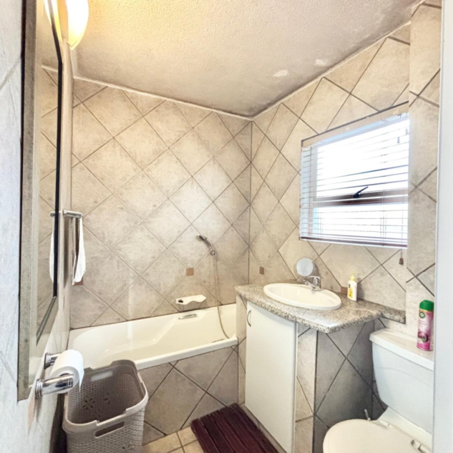 To Let 2 Bedroom Property for Rent in Morningside Gauteng