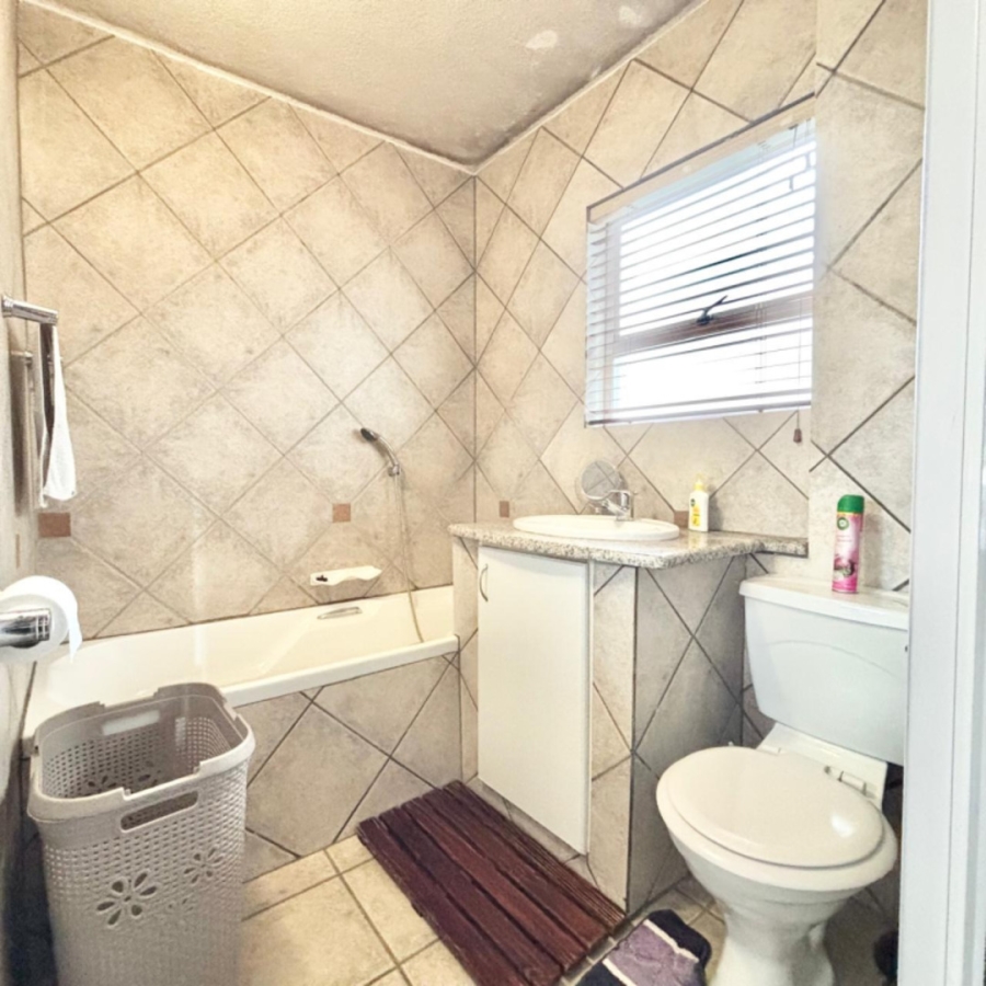 To Let 2 Bedroom Property for Rent in Morningside Gauteng