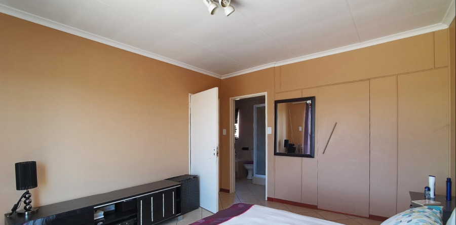 3 Bedroom Property for Sale in Noordwyk Gauteng