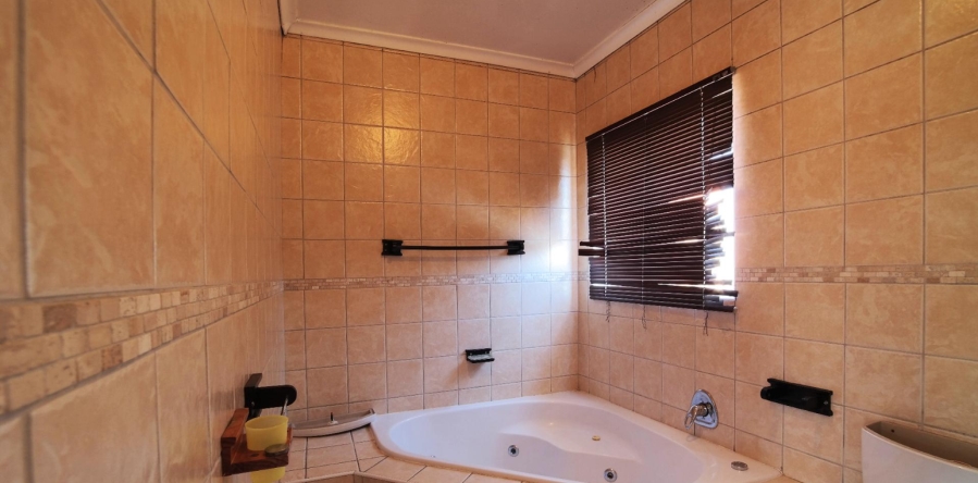 3 Bedroom Property for Sale in Noordwyk Gauteng