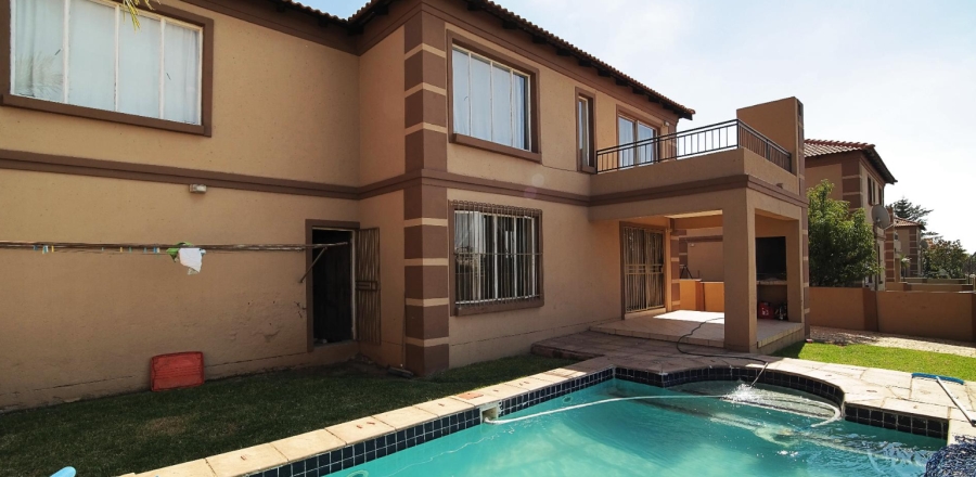 3 Bedroom Property for Sale in Noordwyk Gauteng