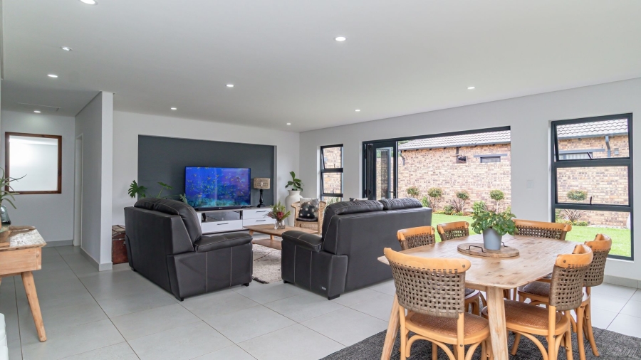 3 Bedroom Property for Sale in Dayanglen Gauteng