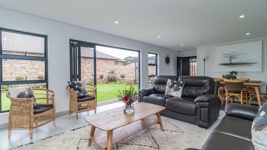 3 Bedroom Property for Sale in Dayanglen Gauteng