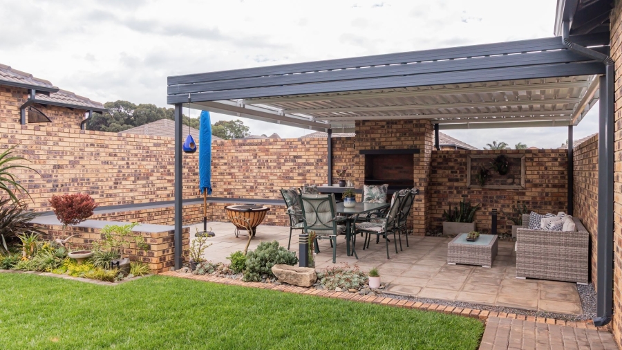 3 Bedroom Property for Sale in Dayanglen Gauteng