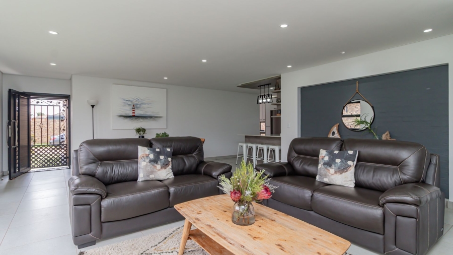 3 Bedroom Property for Sale in Dayanglen Gauteng