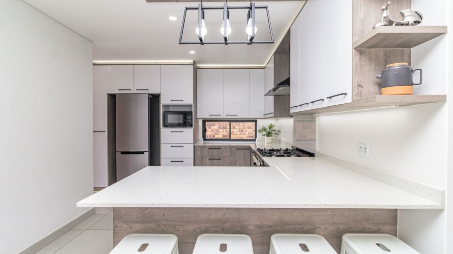 3 Bedroom Property for Sale in Dayanglen Gauteng