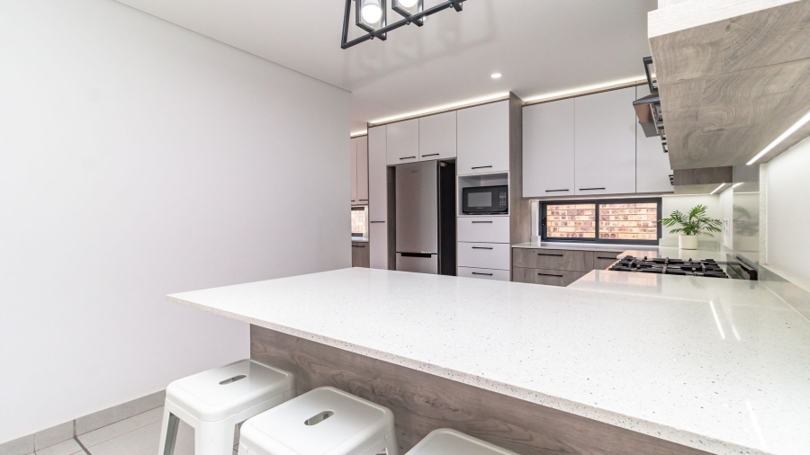 3 Bedroom Property for Sale in Dayanglen Gauteng