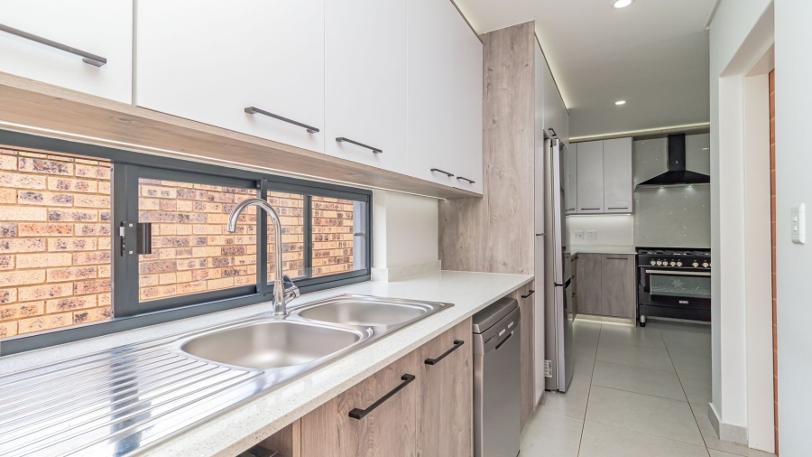 3 Bedroom Property for Sale in Dayanglen Gauteng