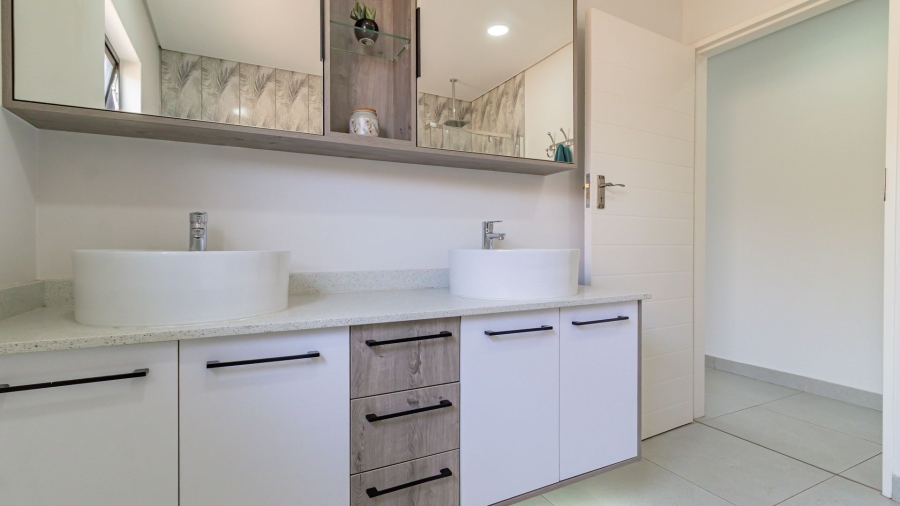 3 Bedroom Property for Sale in Dayanglen Gauteng