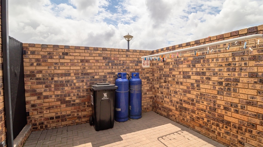 3 Bedroom Property for Sale in Dayanglen Gauteng