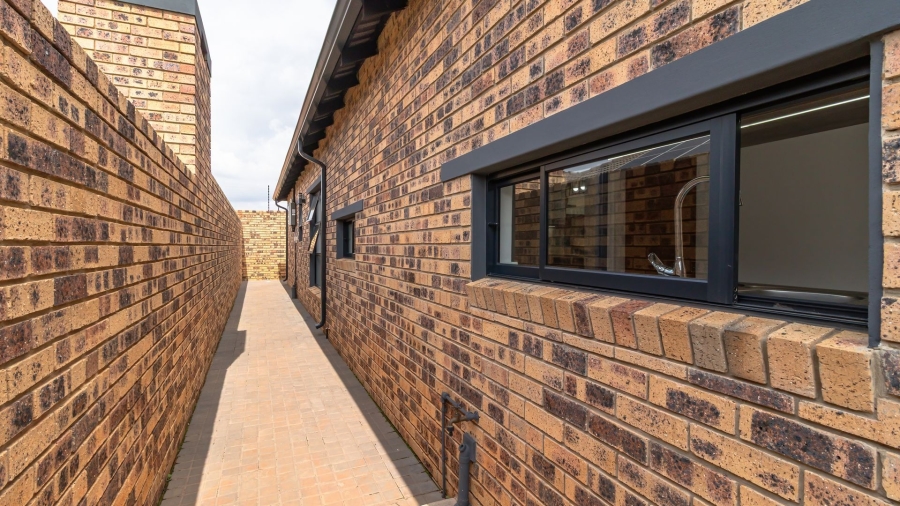 3 Bedroom Property for Sale in Dayanglen Gauteng