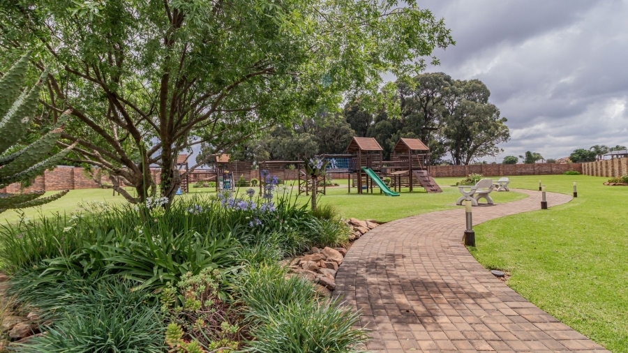 3 Bedroom Property for Sale in Dayanglen Gauteng