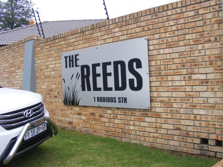 2 Bedroom Property for Sale in Brackendowns Gauteng