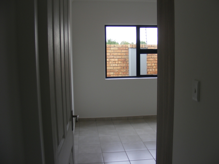 2 Bedroom Property for Sale in Brackendowns Gauteng