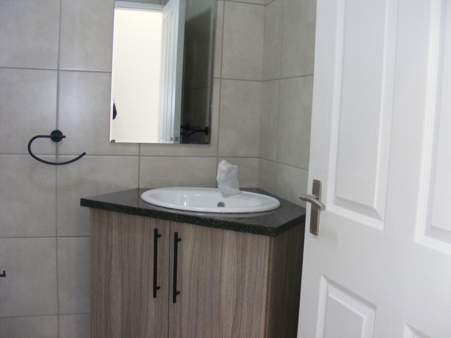 2 Bedroom Property for Sale in Brackendowns Gauteng