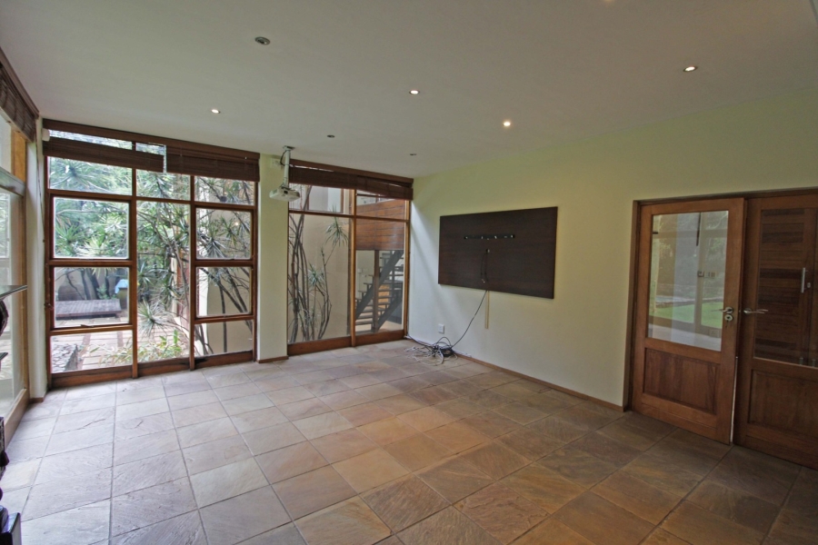 To Let 4 Bedroom Property for Rent in Bryanston Gauteng