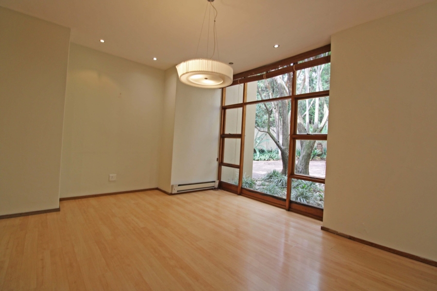 To Let 4 Bedroom Property for Rent in Bryanston Gauteng