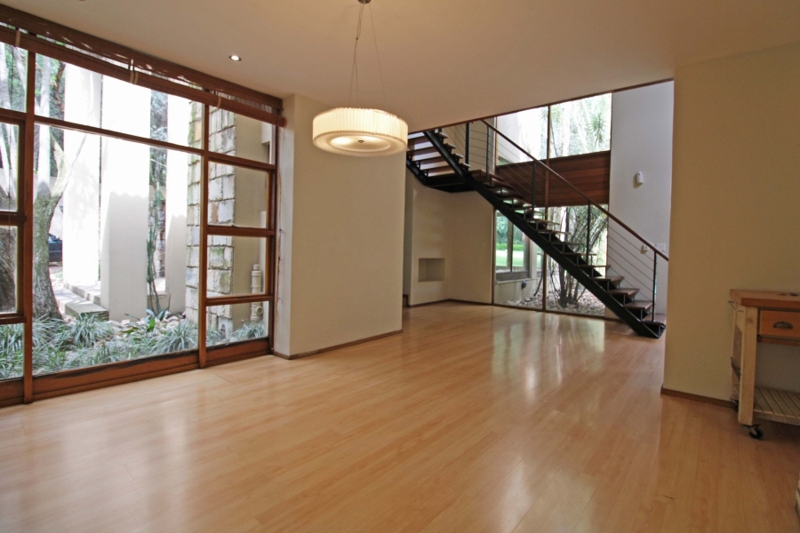 To Let 4 Bedroom Property for Rent in Bryanston Gauteng