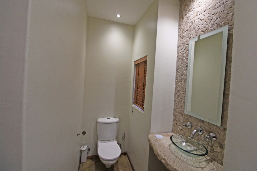 To Let 4 Bedroom Property for Rent in Bryanston Gauteng