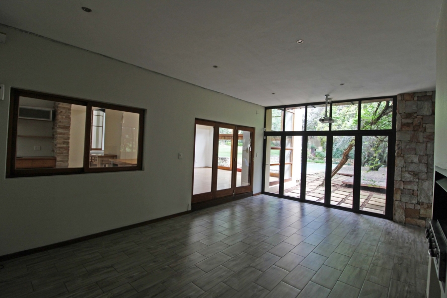 To Let 4 Bedroom Property for Rent in Bryanston Gauteng