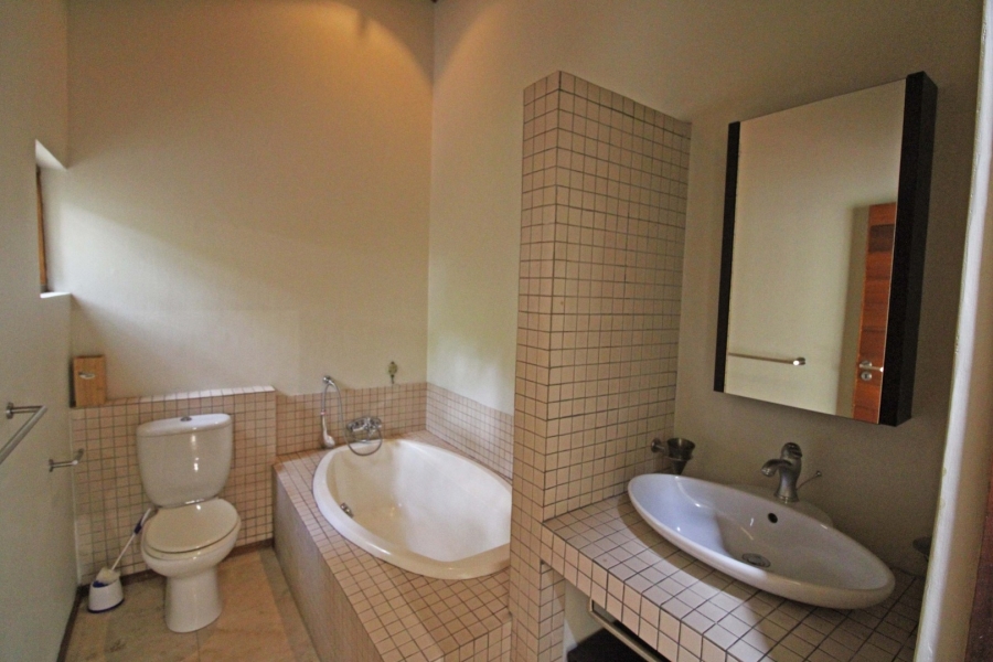 To Let 4 Bedroom Property for Rent in Bryanston Gauteng