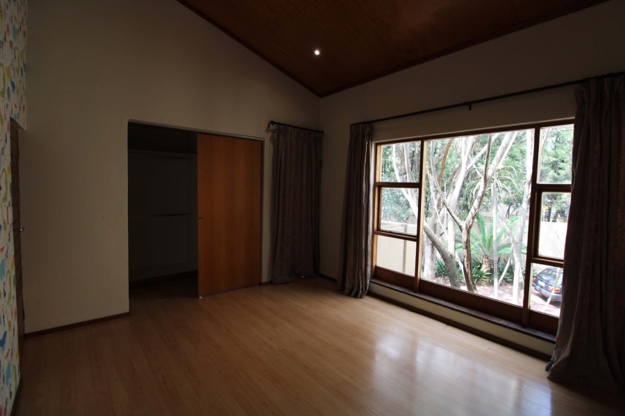 To Let 4 Bedroom Property for Rent in Bryanston Gauteng