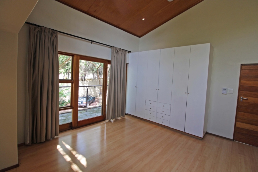To Let 4 Bedroom Property for Rent in Bryanston Gauteng