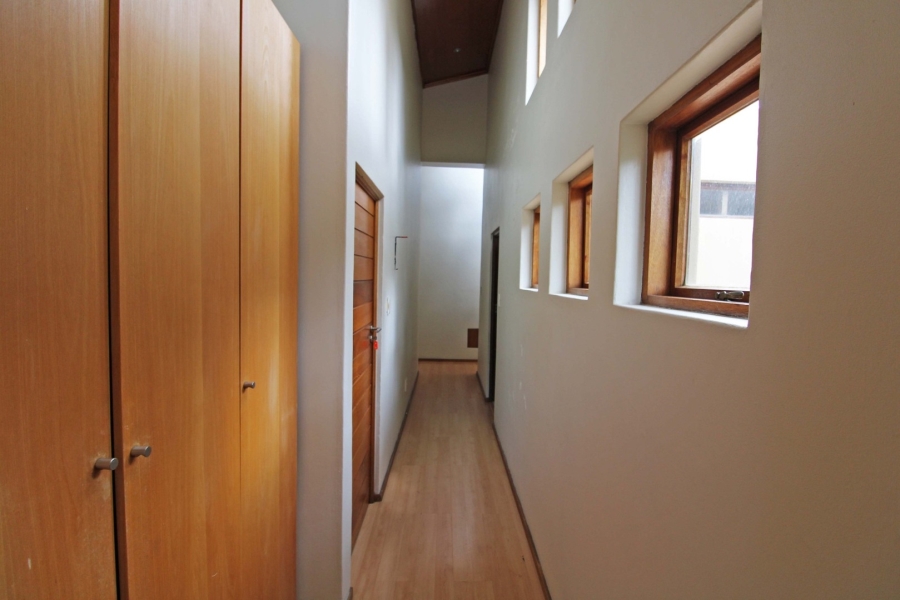 To Let 4 Bedroom Property for Rent in Bryanston Gauteng