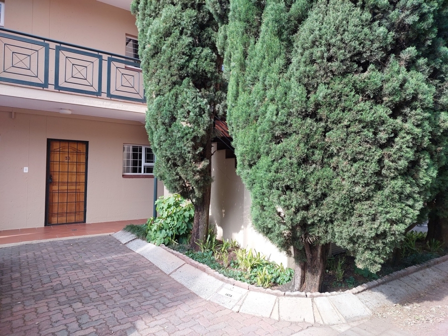 To Let 1 Bedroom Property for Rent in Riviera Gauteng