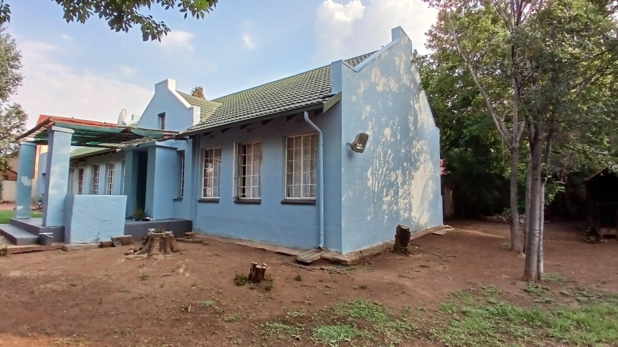 4 Bedroom Property for Sale in Brackendowns Gauteng