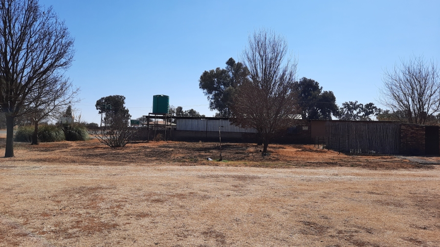 4 Bedroom Property for Sale in Mullerstuine Gauteng