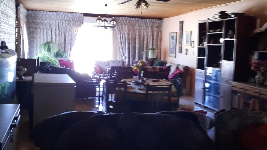 4 Bedroom Property for Sale in Mullerstuine Gauteng