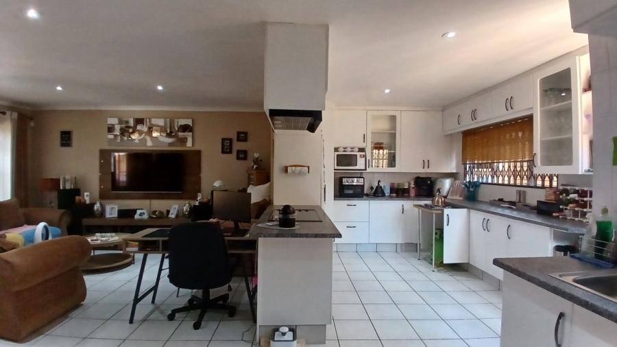 3 Bedroom Property for Sale in New Redruth Gauteng