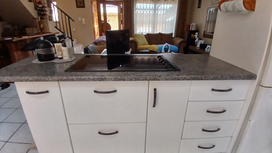 3 Bedroom Property for Sale in New Redruth Gauteng