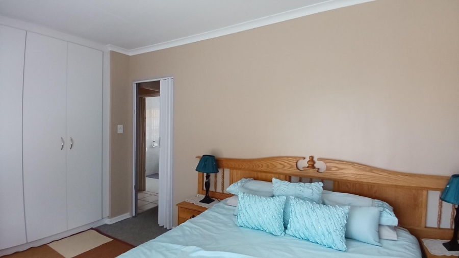 3 Bedroom Property for Sale in New Redruth Gauteng