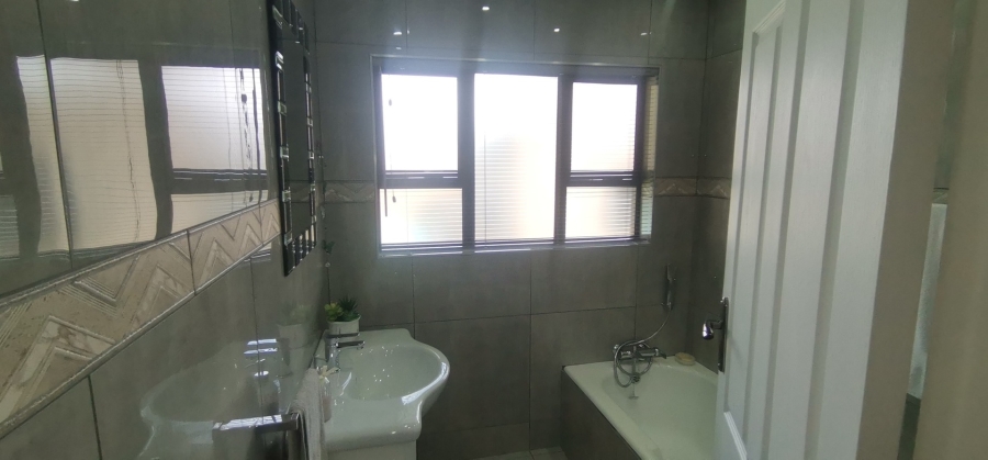 3 Bedroom Property for Sale in Dalpark Proper Gauteng