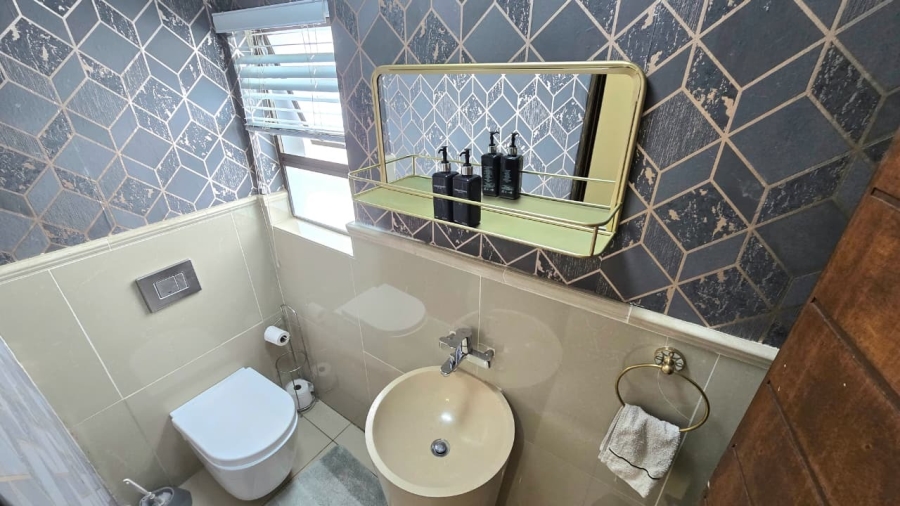 4 Bedroom Property for Sale in Blue Valley Golf Estate Gauteng