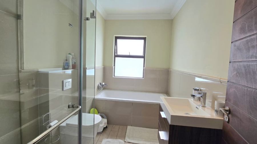 4 Bedroom Property for Sale in Blue Valley Golf Estate Gauteng