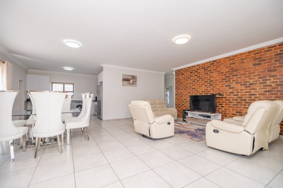 3 Bedroom Property for Sale in Diswilmar A H Gauteng