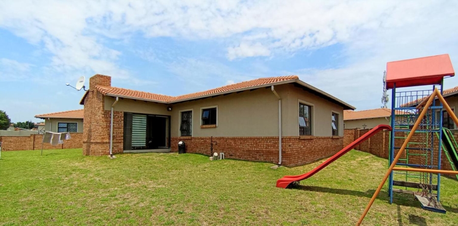 3 Bedroom Property for Sale in Noordwyk Gauteng