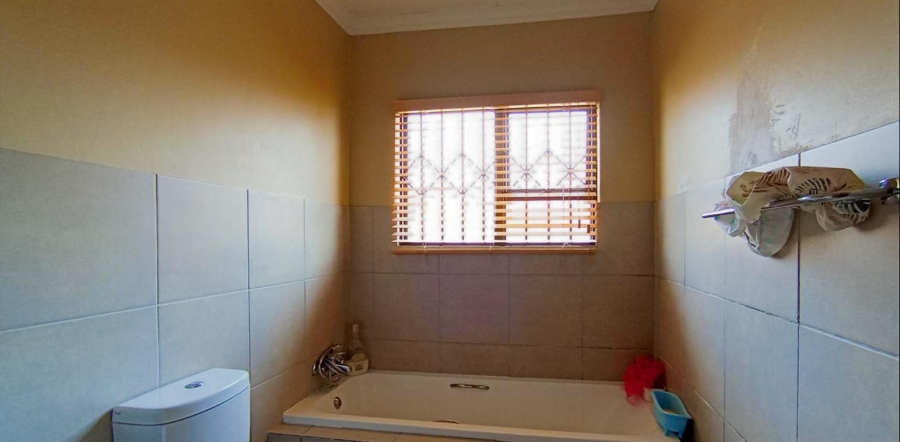 3 Bedroom Property for Sale in Noordwyk Gauteng