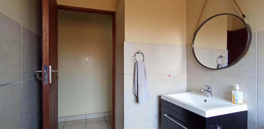 3 Bedroom Property for Sale in Noordwyk Gauteng