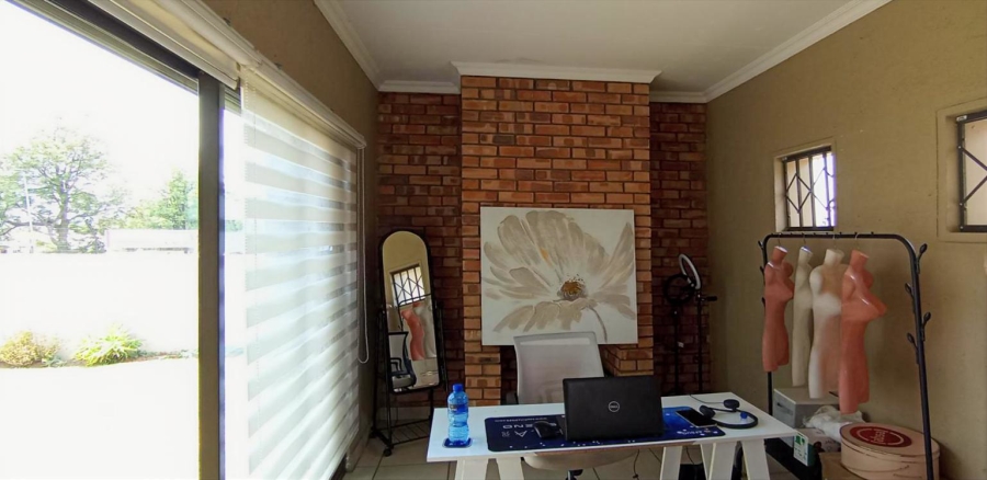 3 Bedroom Property for Sale in Noordwyk Gauteng